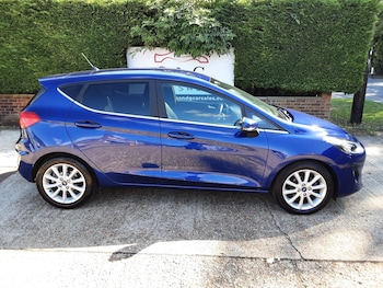 Used Ford Fiesta 2017 for sale - 75752472: Photo