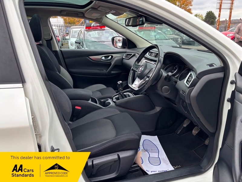 Used Nissan Qashqai 2017 for sale - 76334132: Photo 2