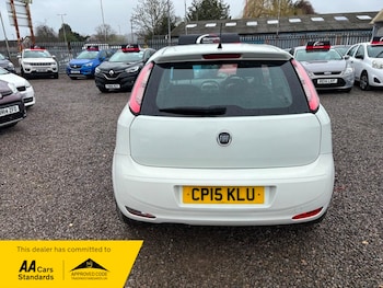 Used Fiat Punto 2015 for sale - 77622139: Photo