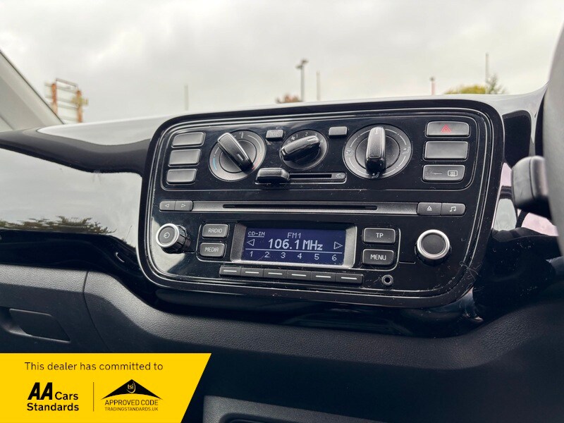 Used Volkswagen up! 2014 for sale - 76280575: Photo 12