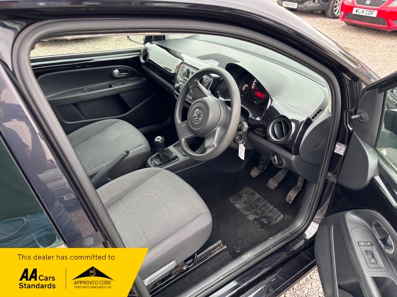 Used Volkswagen up! 2014 for sale - 76280575: Photo 2