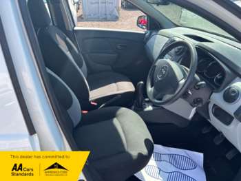 Used Dacia Sandero 2014 for sale - 74516896: Photo
