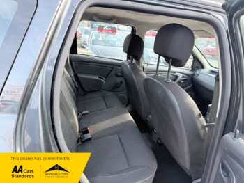 Used Dacia Duster 2017 for sale - 74460307: Photo