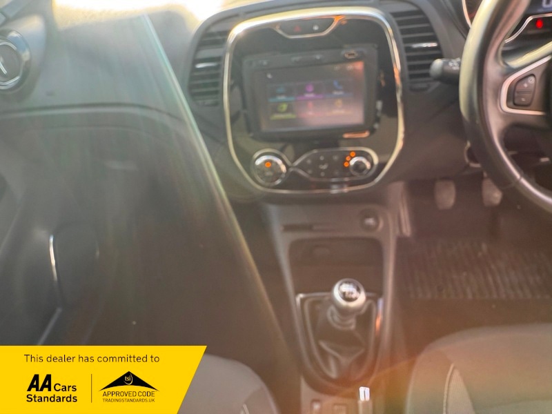 Used Renault Captur 2017 for sale - 76396692: Photo 2