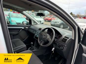 Used Volkswagen Touran 2011 for sale - 73137727: Photo