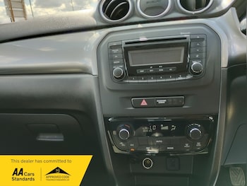 Used Suzuki Vitara 2017 for sale - 79608385: Photo