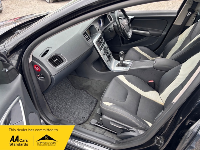 Used Volvo V60 2011 for sale - 76962928: Photo 14