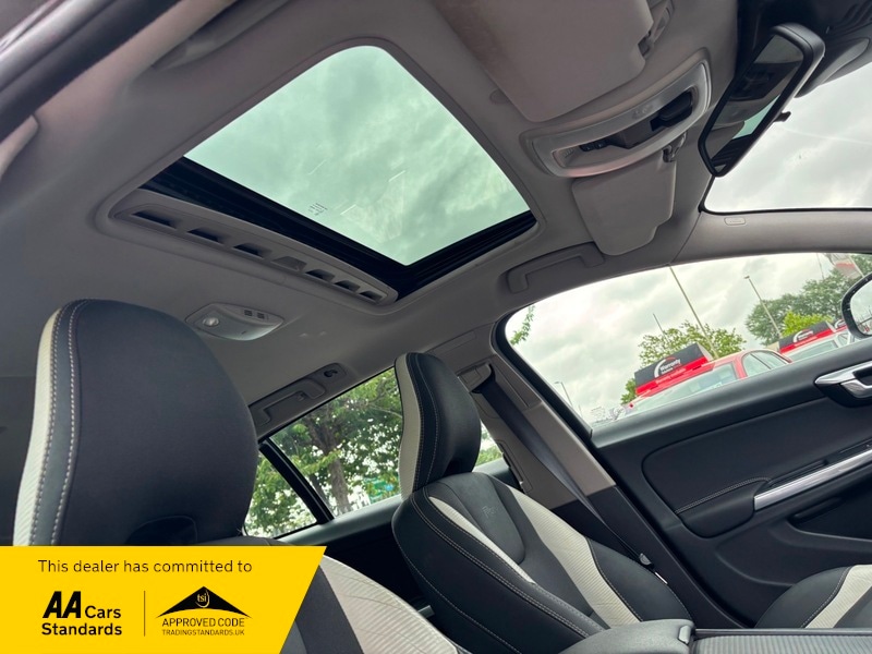 Used Volvo V60 2011 for sale - 76962928: Photo 19