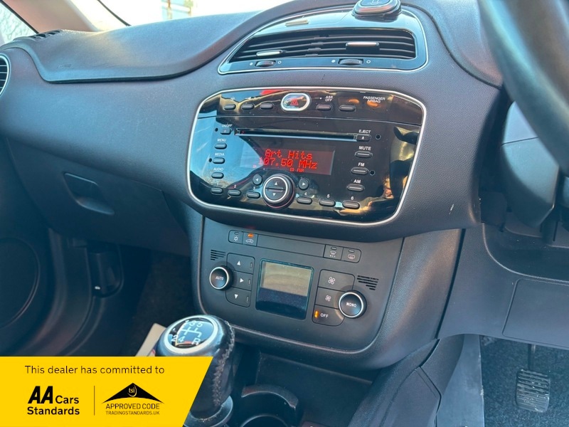 Used Fiat Punto 2017 for sale - 77213229: Photo 13