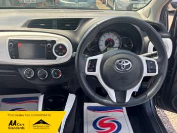 Used Toyota Yaris 2013 for sale - 75149049: Photo