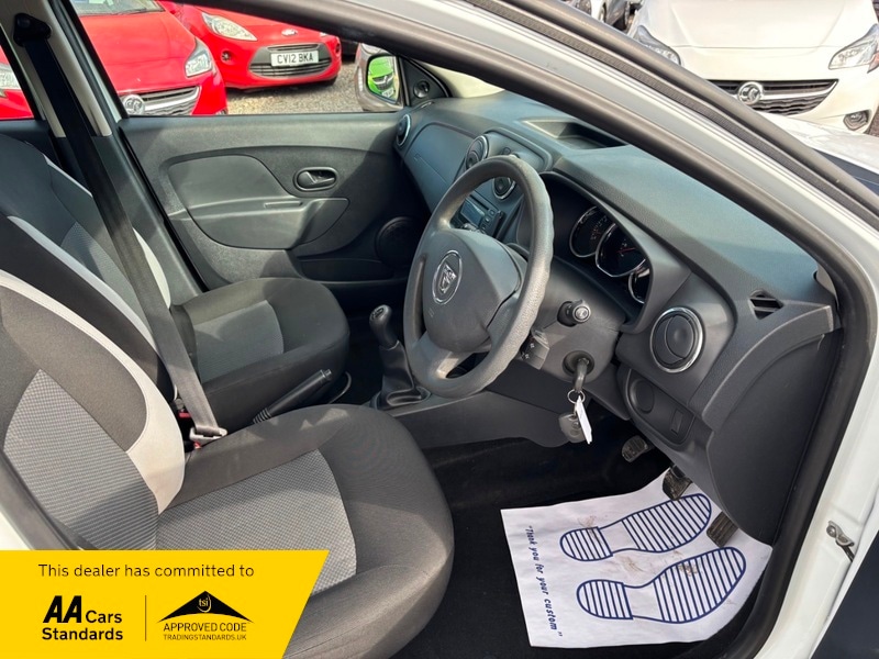 Used Dacia Sandero 2016 for sale - 76057179: Photo 2
