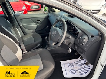Used Dacia Sandero 2016 for sale - 76057179: Photo