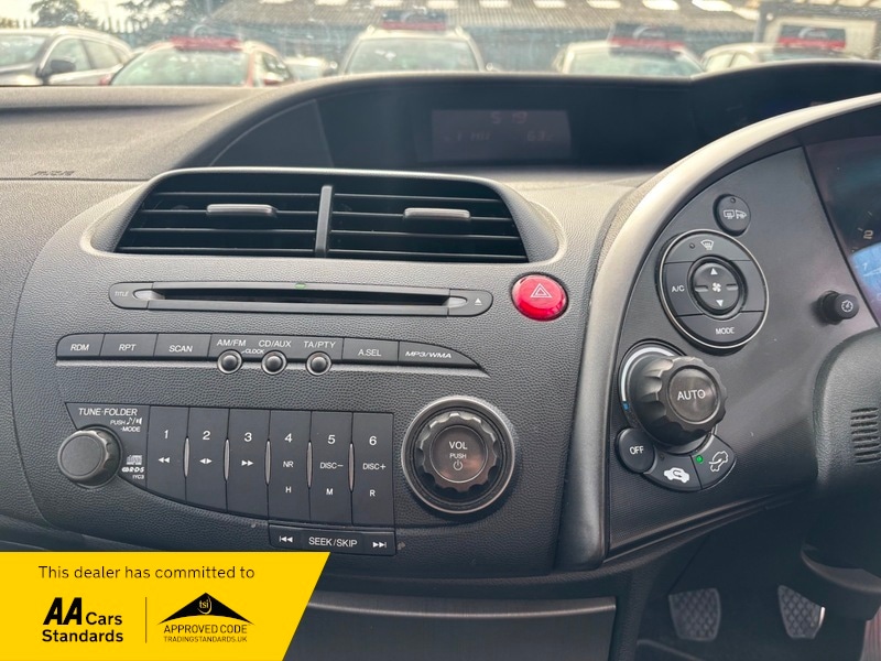 Used Honda Civic 2011 for sale - 76570750: Photo 11