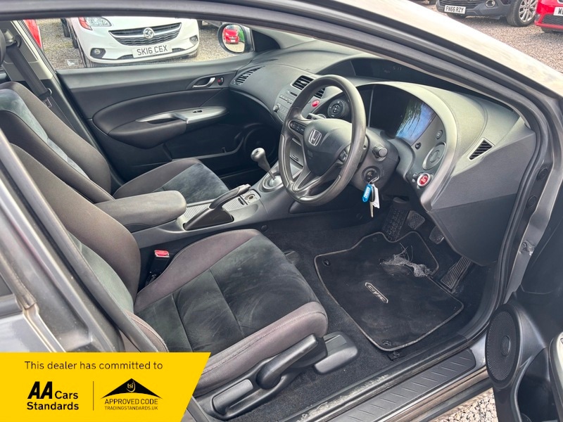 Used Honda Civic 2011 for sale - 76570750: Photo 2