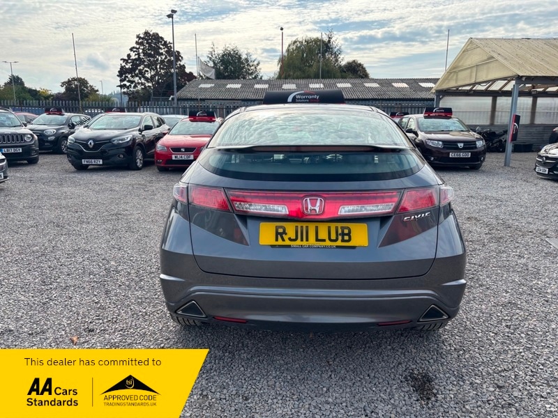 Used Honda Civic 2011 for sale - 76570750: Photo 4