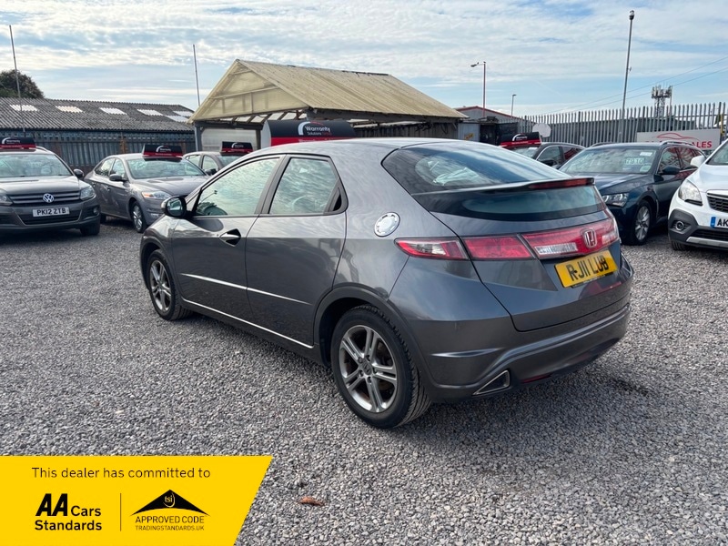 Used Honda Civic 2011 for sale - 76570750: Photo 6