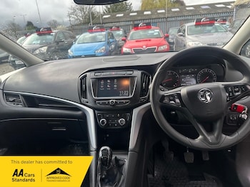 Used Vauxhall Zafira 2017 for sale - 77693934: Photo