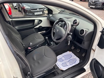 Used Peugeot 107 2014 for sale - 76346128: Photo