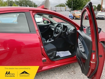 Used Mazda Mazda2 2015 for sale - 78944223: Photo