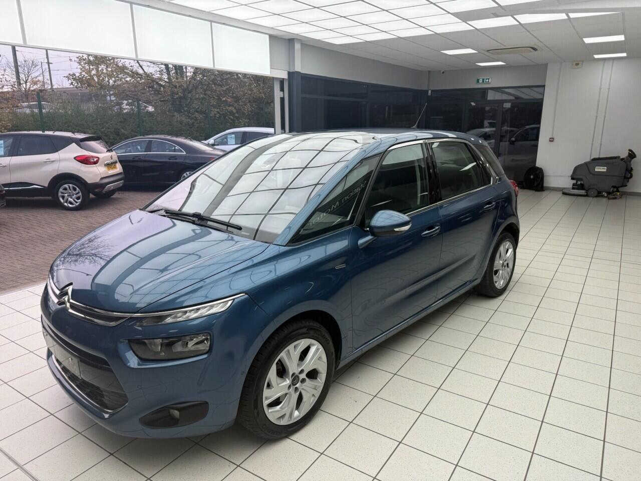 Used Citroen C4 Picasso 2016 for sale - 76613315: Photo 10