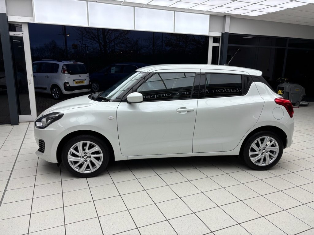 Used Suzuki Swift 2023 for sale - 76730197: Photo 2