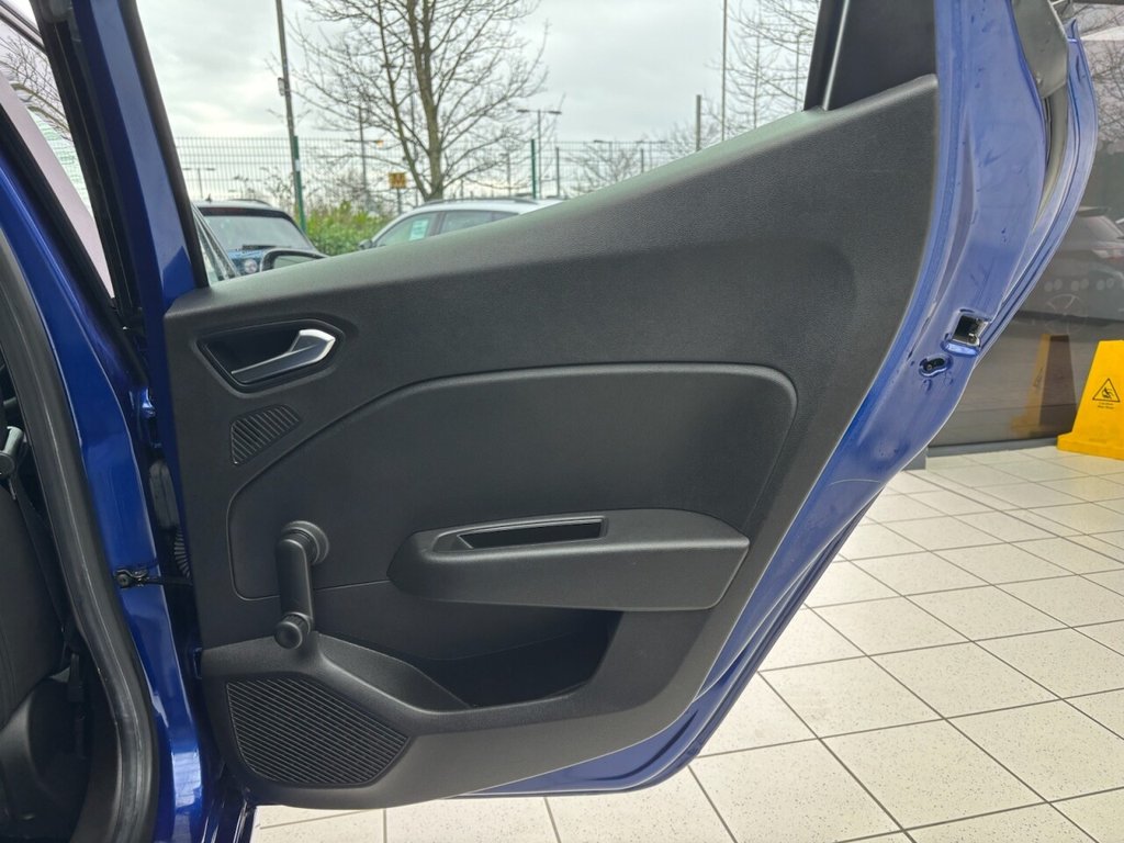 Used Renault Clio 2020 for sale - 77680541: Photo 42