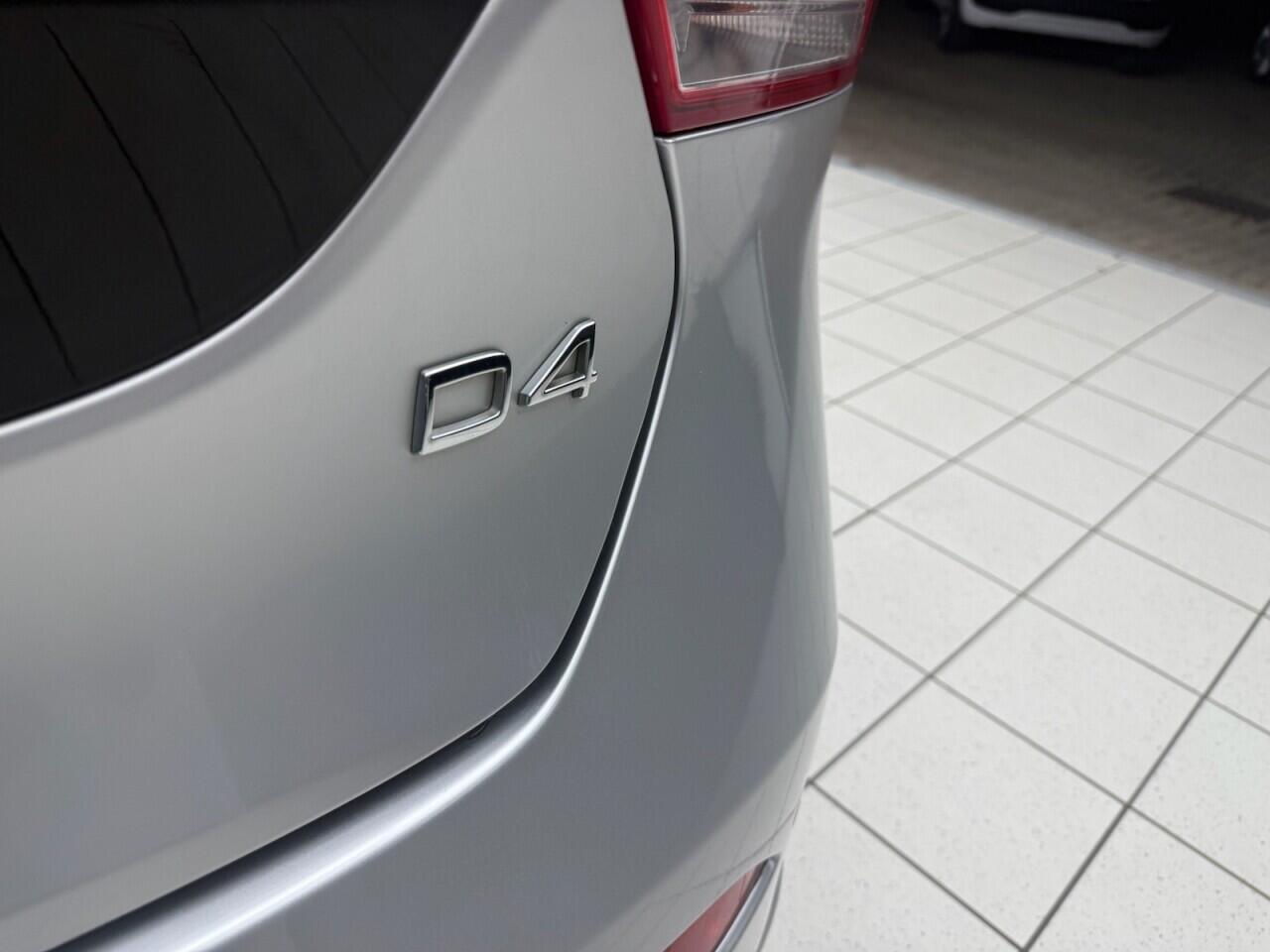 Used Volvo V40 2015 for sale - 76613166: Photo 15