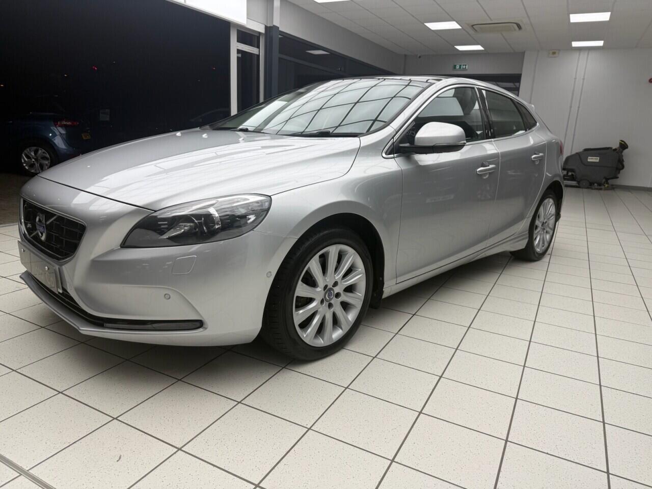 Used Volvo V40 2015 for sale - 76613166: Photo 18