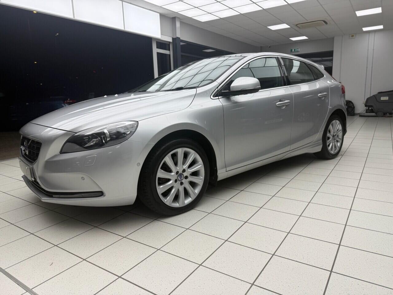 Used Volvo V40 2015 for sale - 76613166: Photo 19