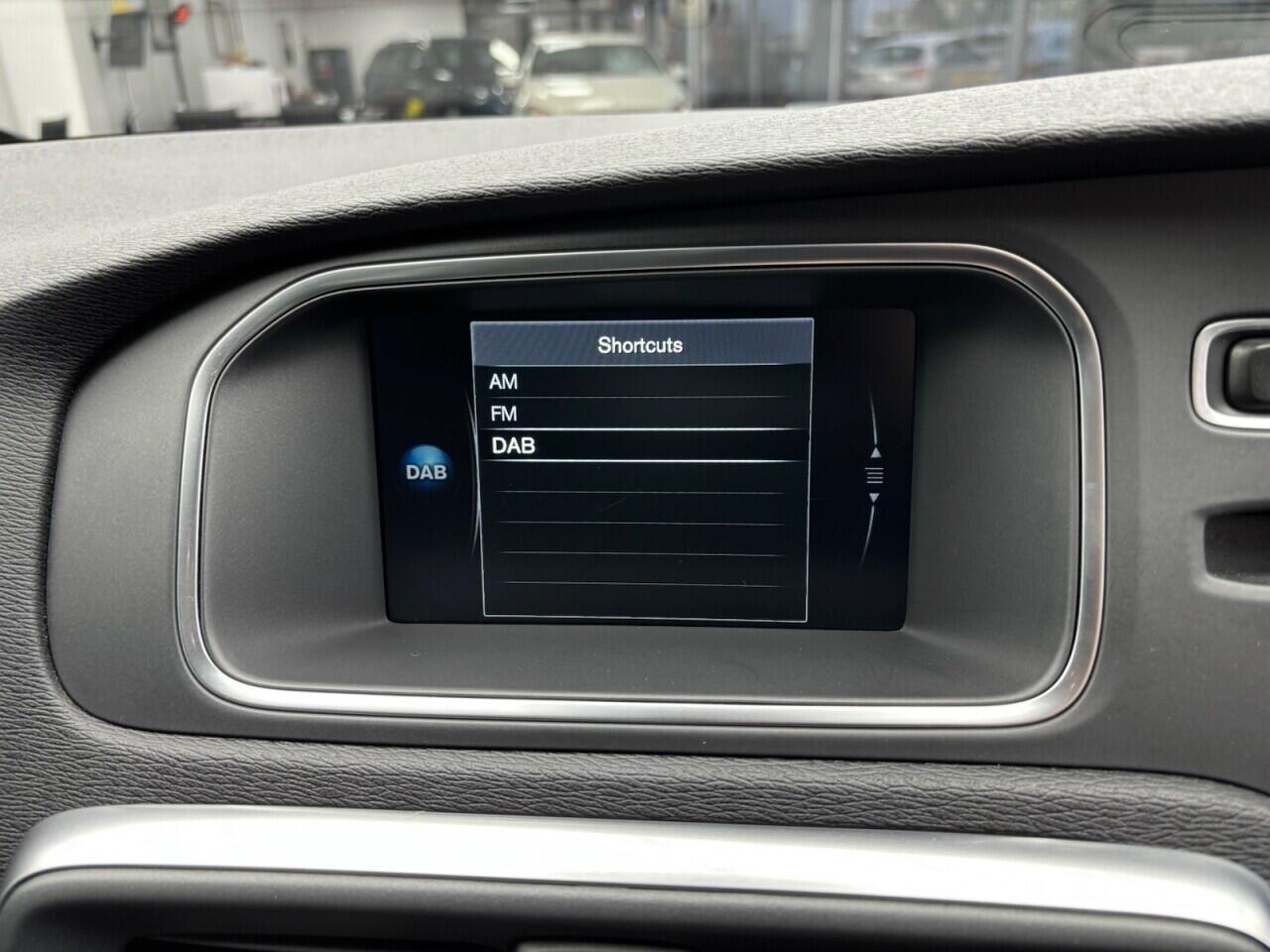 Used Volvo V40 2015 for sale - 76613166: Photo 24