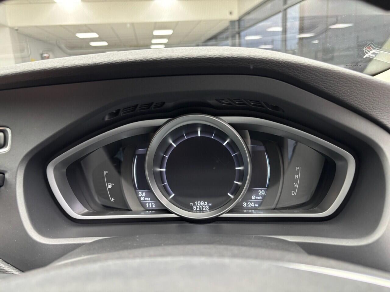 Used Volvo V40 2015 for sale - 76613166: Photo 29