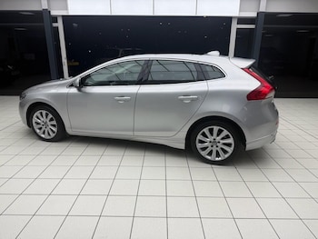 Used Volvo V40 2015 for sale - 76613166: Photo