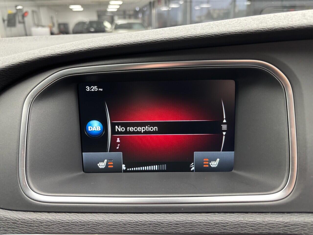 Used Volvo V40 2015 for sale - 76613166: Photo 30