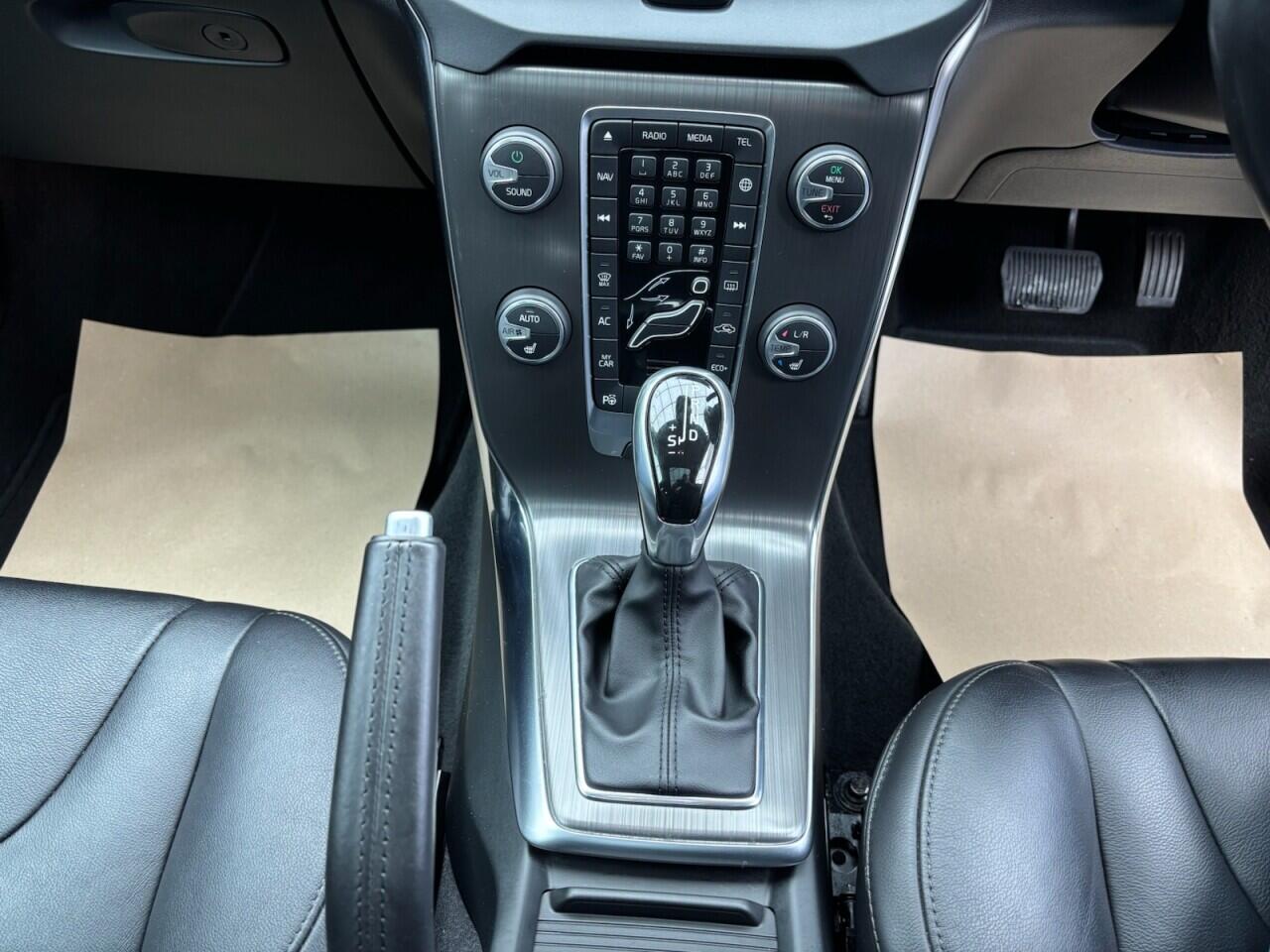 Used Volvo V40 2015 for sale - 76613166: Photo 31