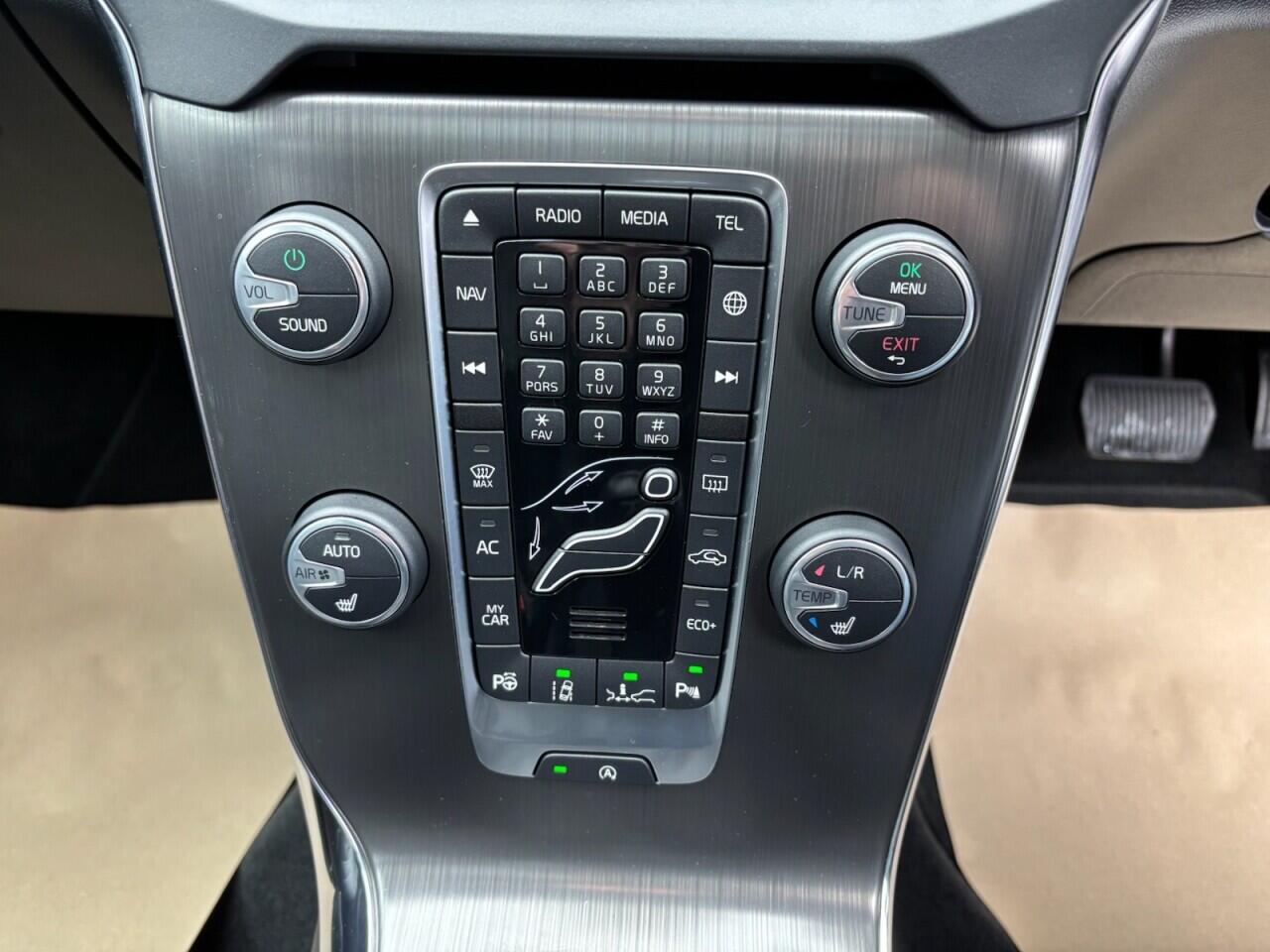 Used Volvo V40 2015 for sale - 76613166: Photo 32