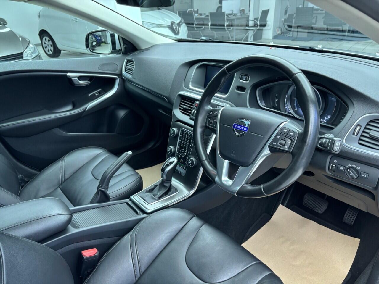 Used Volvo V40 2015 for sale - 76613166: Photo 33