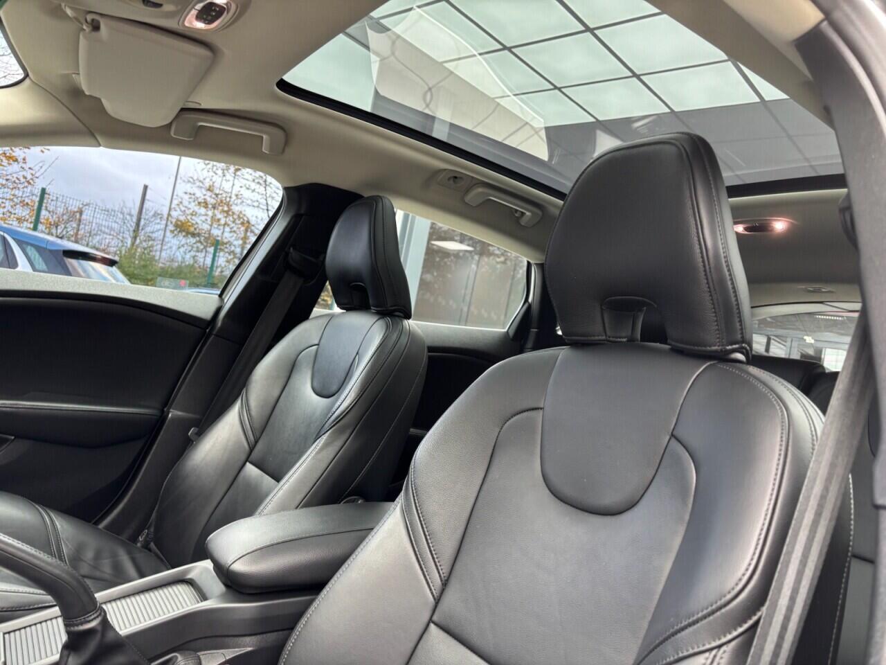 Used Volvo V40 2015 for sale - 76613166: Photo 36