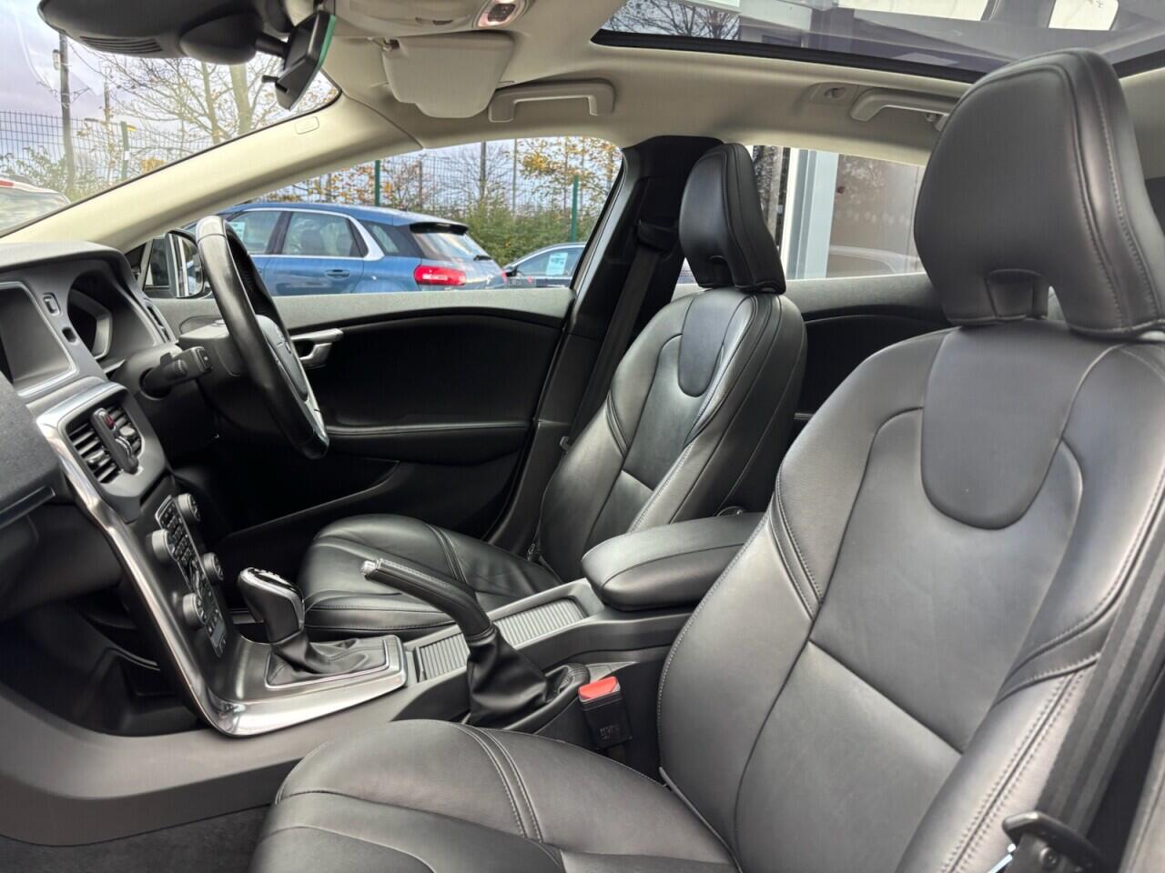 Used Volvo V40 2015 for sale - 76613166: Photo 38