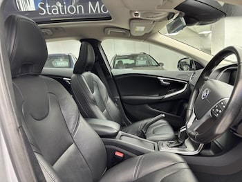 Used Volvo V40 2015 for sale - 76613166: Photo