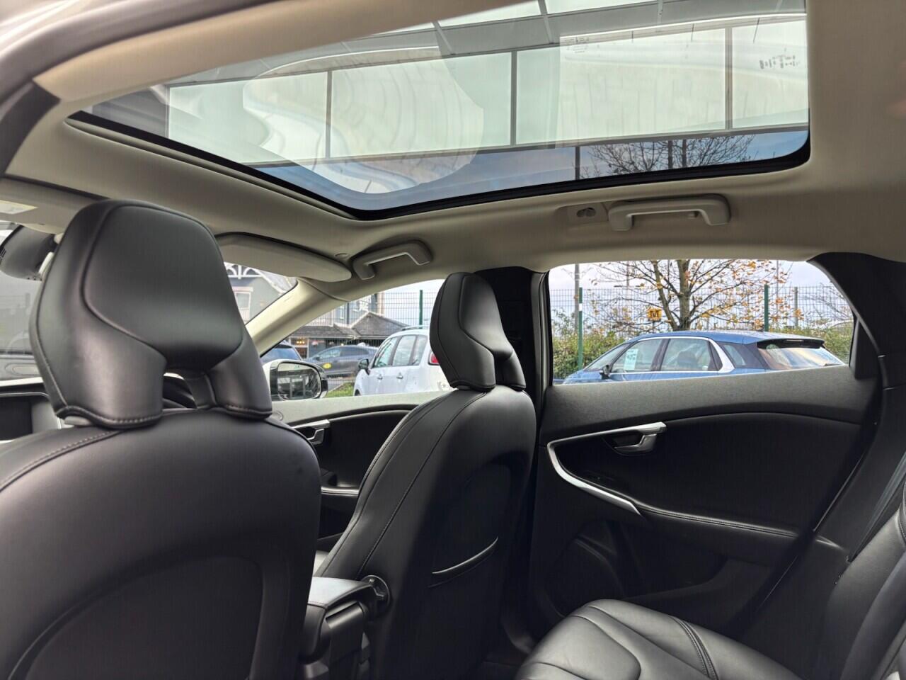 Used Volvo V40 2015 for sale - 76613166: Photo 43