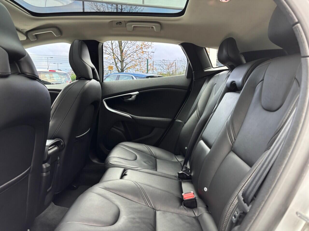 Used Volvo V40 2015 for sale - 76613166: Photo 44