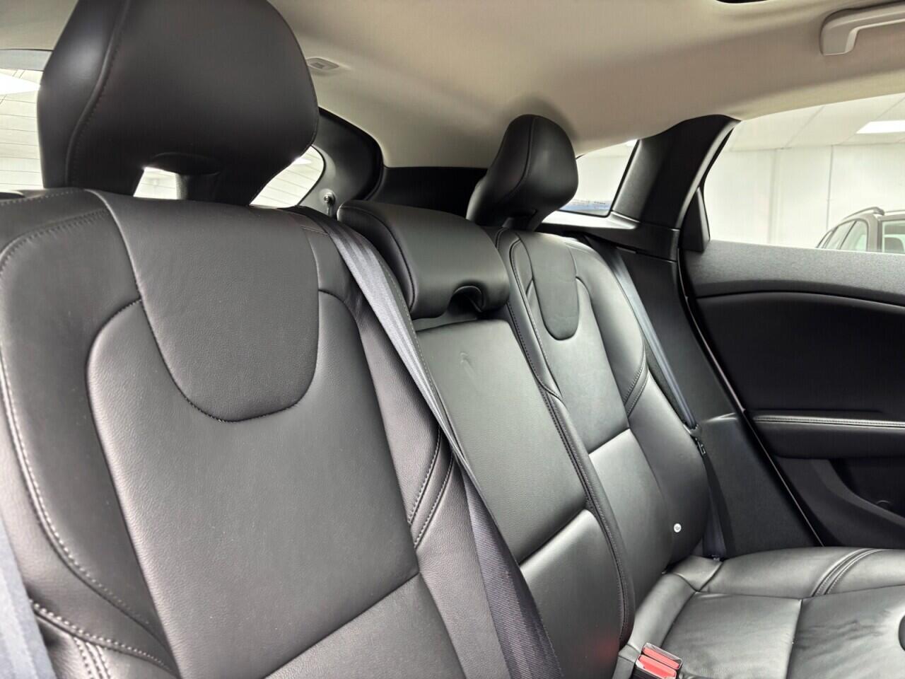 Used Volvo V40 2015 for sale - 76613166: Photo 45