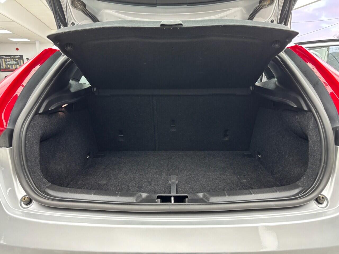 Used Volvo V40 2015 for sale - 76613166: Photo 49