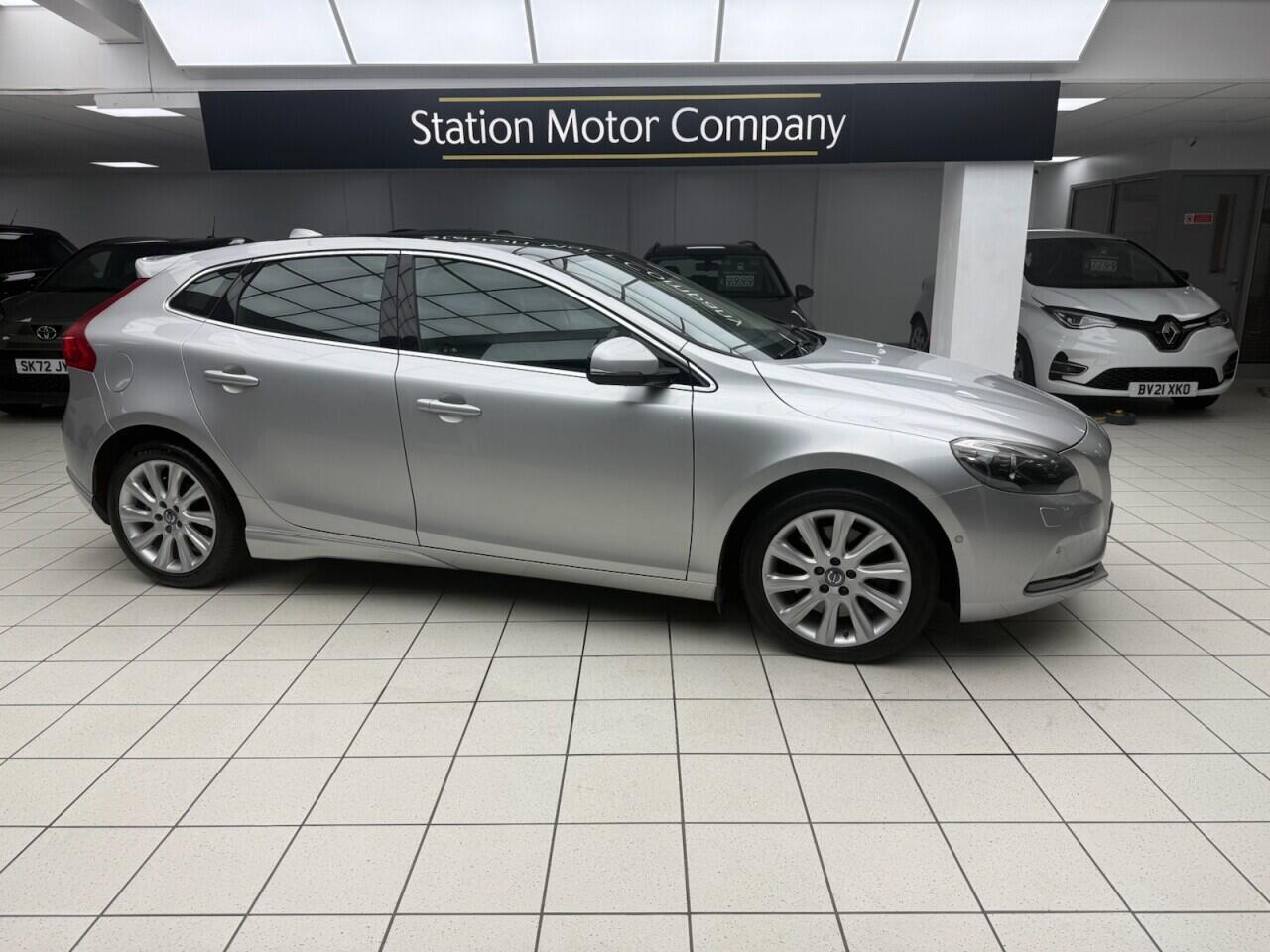 Used Volvo V40 2015 for sale - 76613166: Photo 8