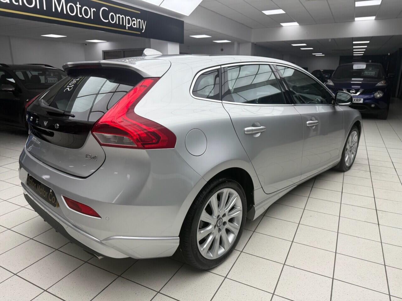 Used Volvo V40 2015 for sale - 76613166: Photo 9