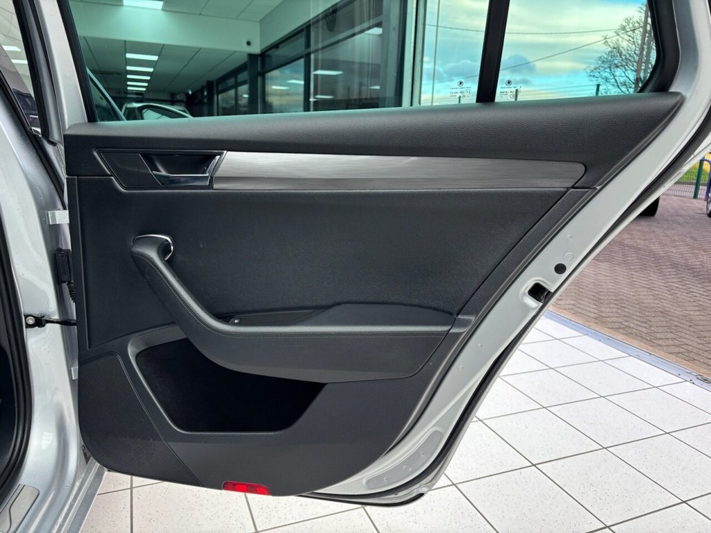 Used Skoda Superb 2019 for sale - 76962417: Photo 38