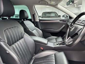 Used Skoda Superb 2019 for sale - 76962417: Photo