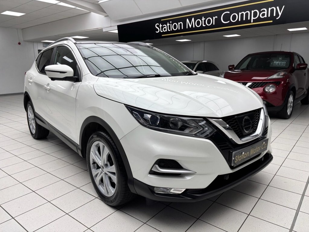 Used Nissan Qashqai 2017 for sale - 77328014: Photo 2