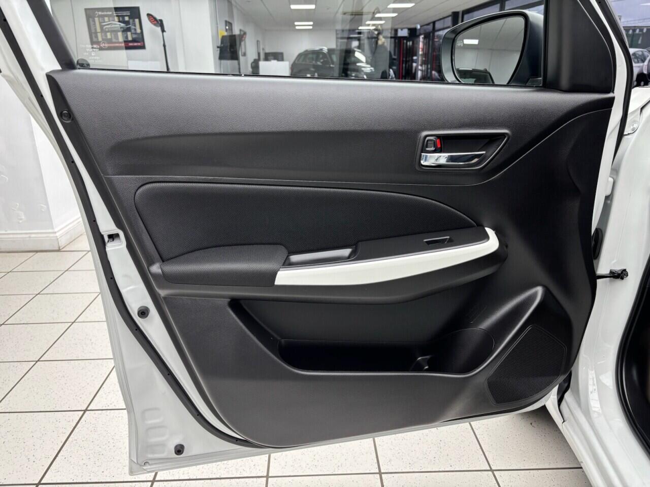 Used Suzuki Swift 2023 for sale - 76612978: Photo 32