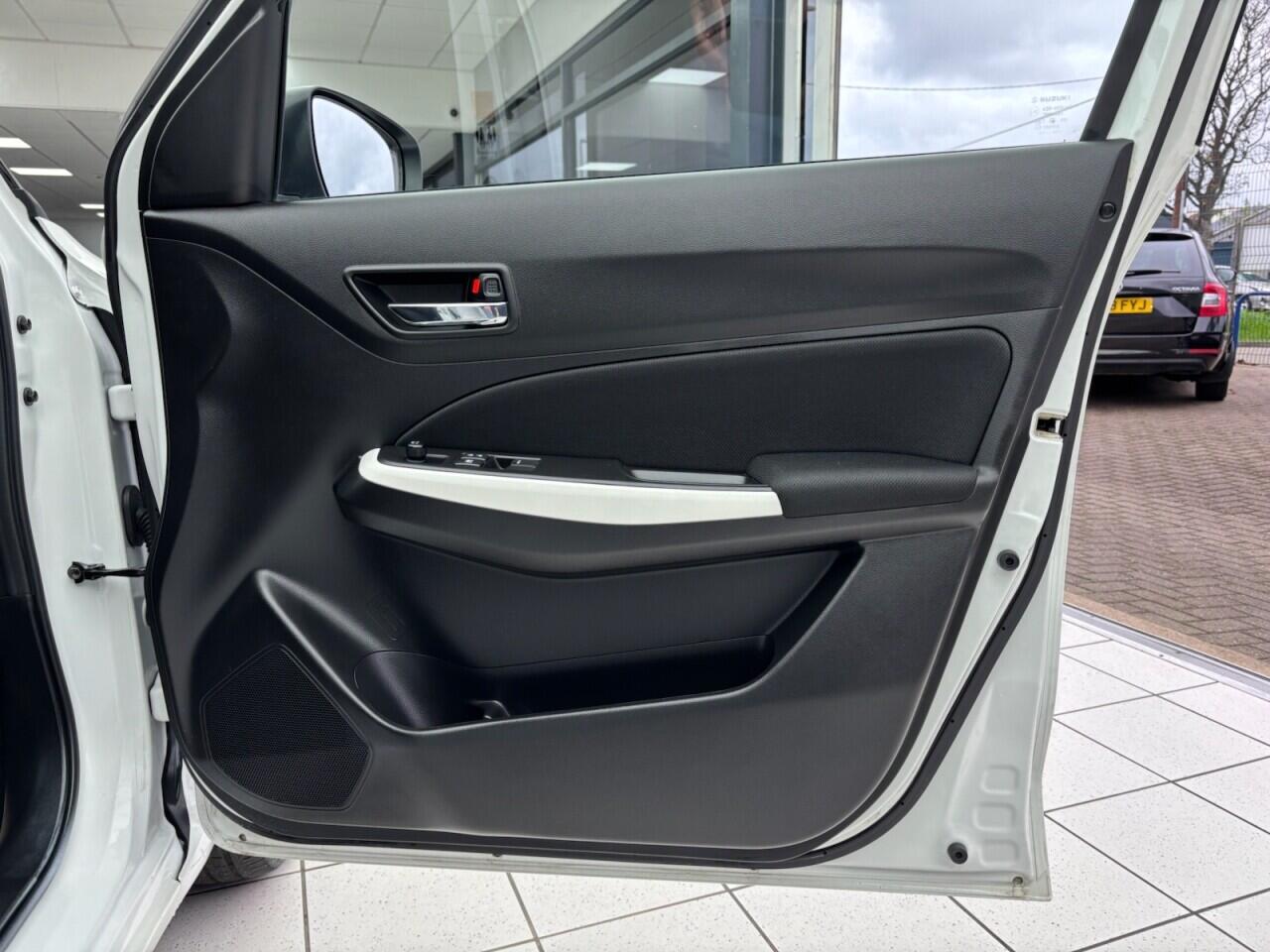 Used Suzuki Swift 2023 for sale - 76612978: Photo 35